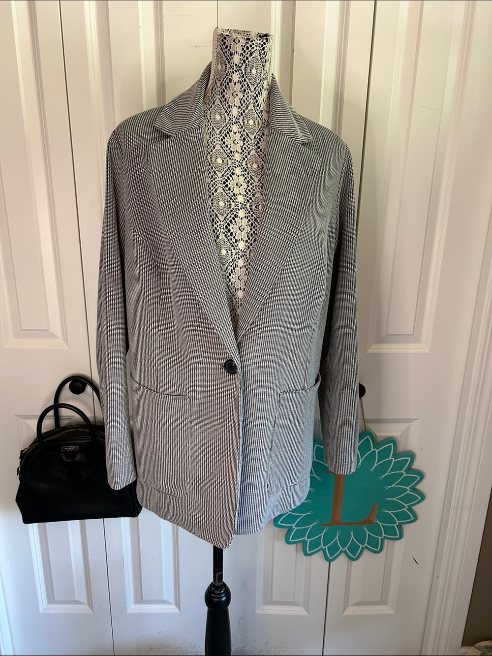Vince Camuto Black & White Houndstooth Single-Button Blazer – Size 16W